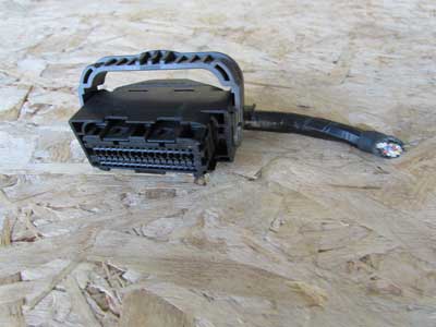 BMW 48 Pin Black Connector w/ Pigtail 7577868